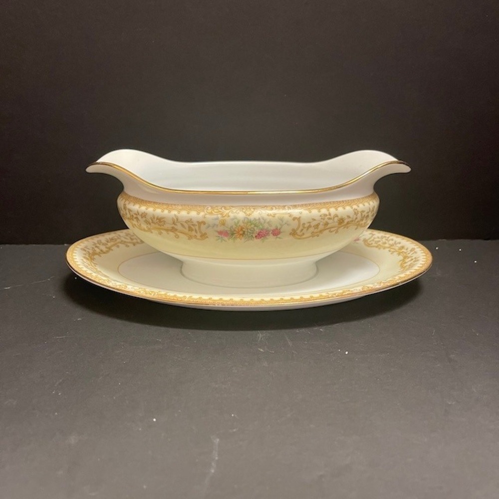 Noritake China Elvira Gravy Boat with Attached Underplate Floral Gold Accent‎